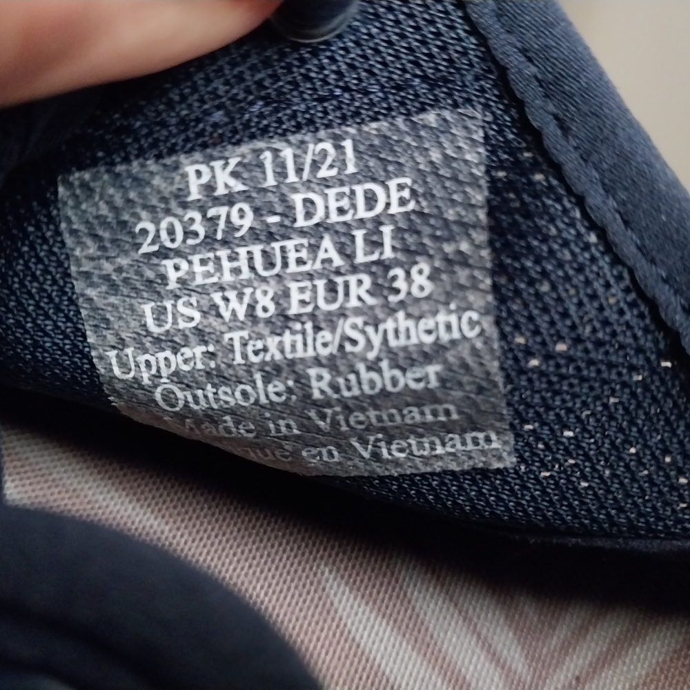 OluKai Dark Blue Size 8w Women's Sneakers Made in Vietnam - Picture 12 of 12